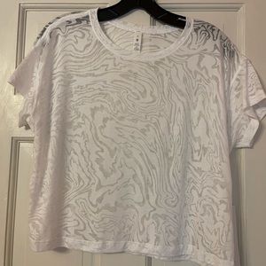 Lululemon NWT Cate Tee Size 8 - sold out in stores!